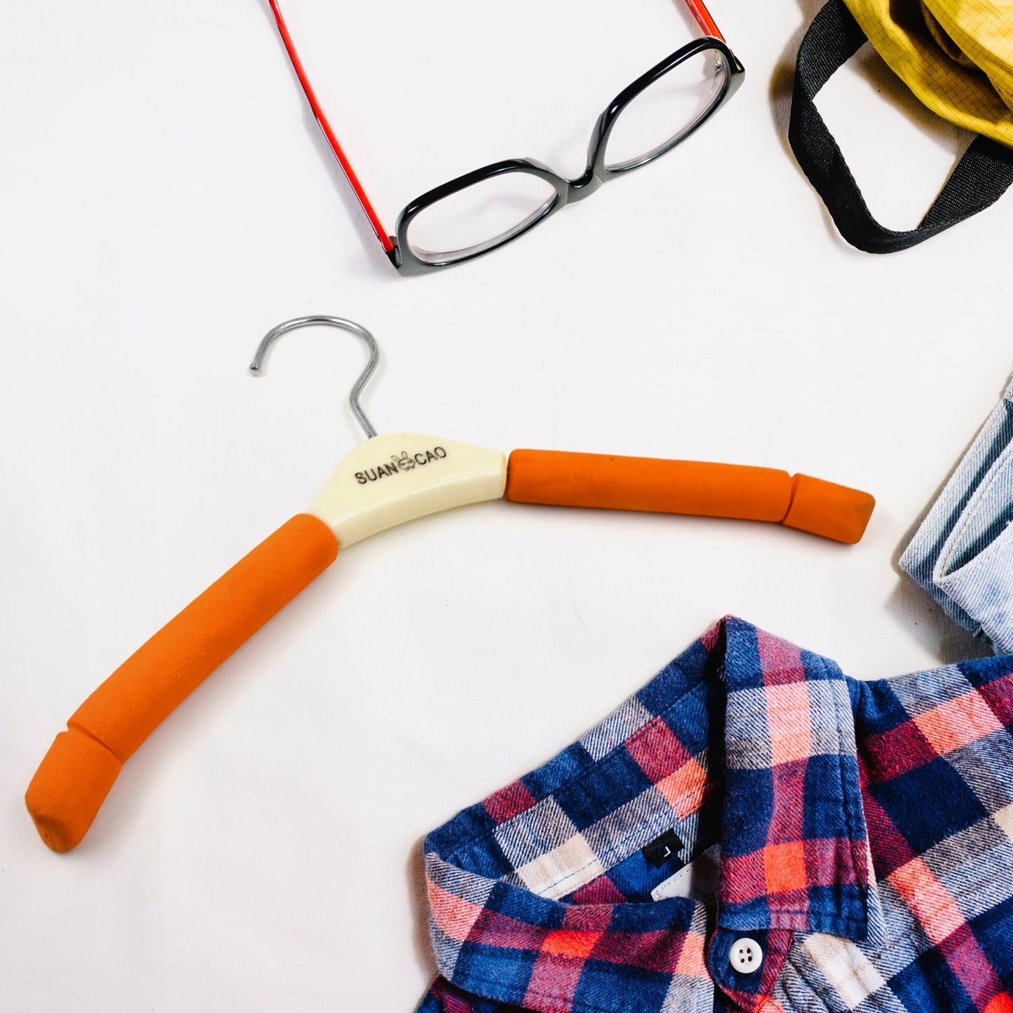 Solid Sponge Hanger Non-Slip Hanger (2 Pc / Mix Color / B Grade)