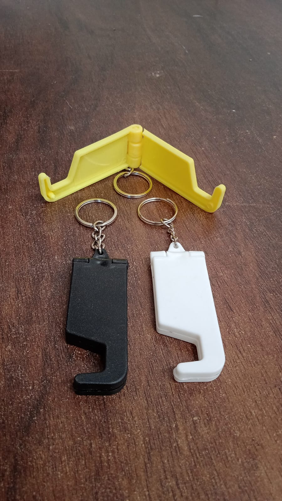 2 in 1 Plastic Keychain with Mobile Stand / Phone Holder (2 Pc / Multicolor)