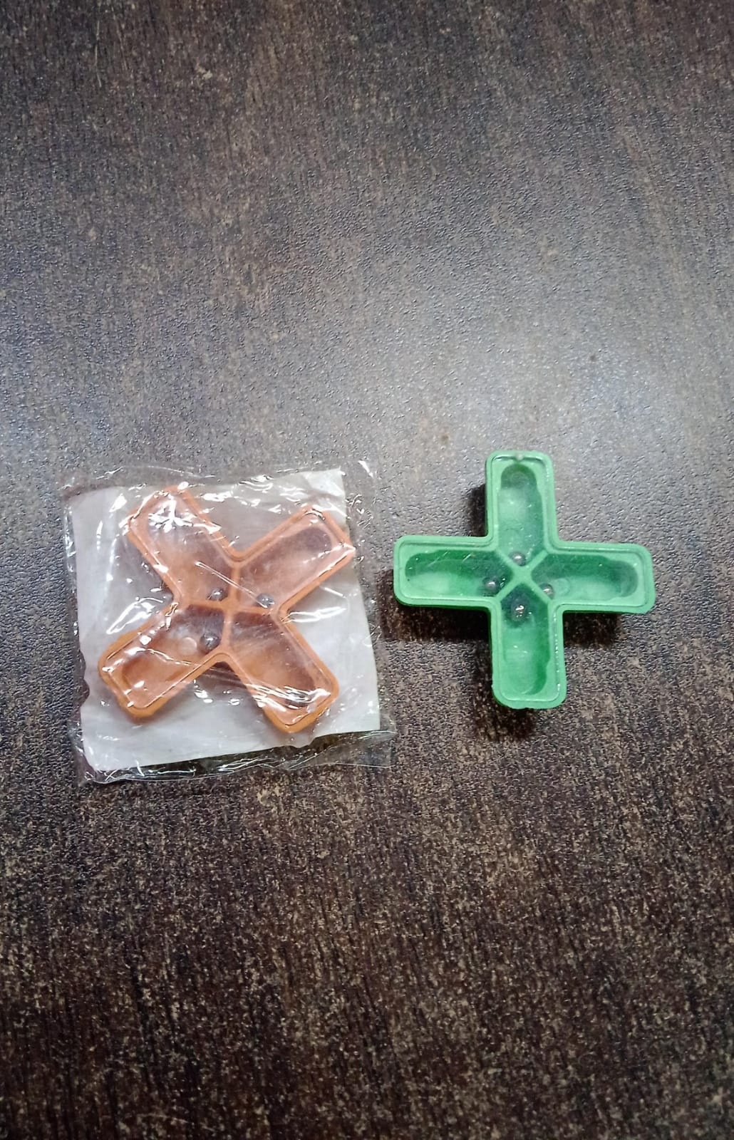 Magic Toys Magic Cross Magic Tricks Puzzle (3 Pc / Mix Color & Design)