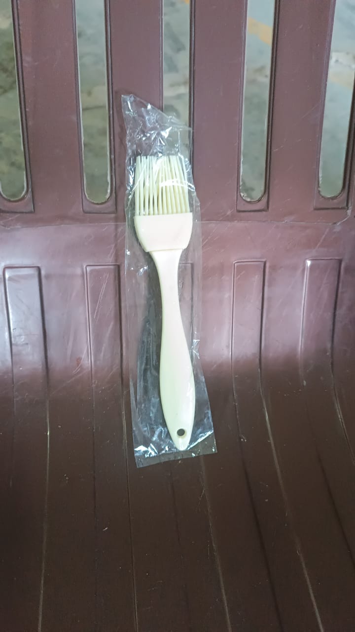 Silicone Kitchen Oil Spatula Brush with Handle Pastry / Cake Brush (17 cm / 2 Pc)