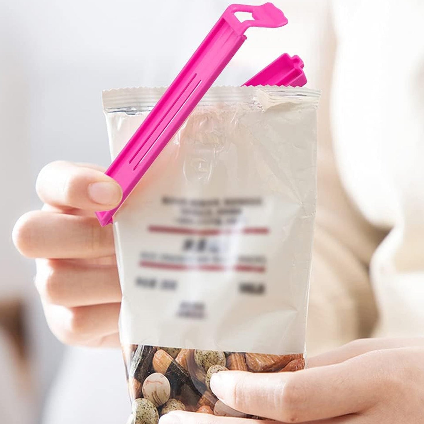 Food Bag Clip Sealer Ã¢â‚¬â€œ Airtight Plastic Clips for Snacks, Kitchen & Camping (18 Pc Set)