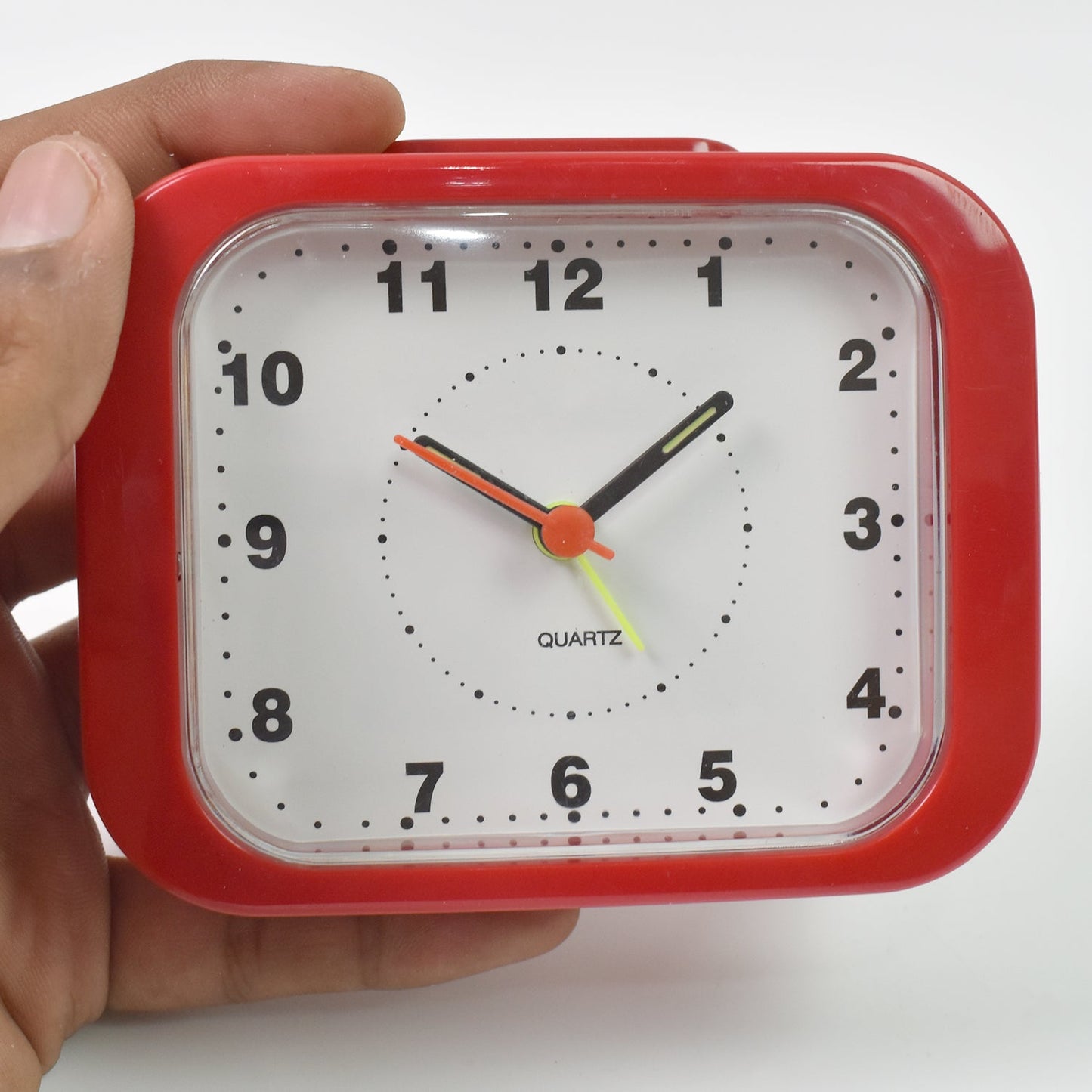 Compact Analog Alarm Clock Ã¢â‚¬â€œ Easy, Reliable, and Elegant