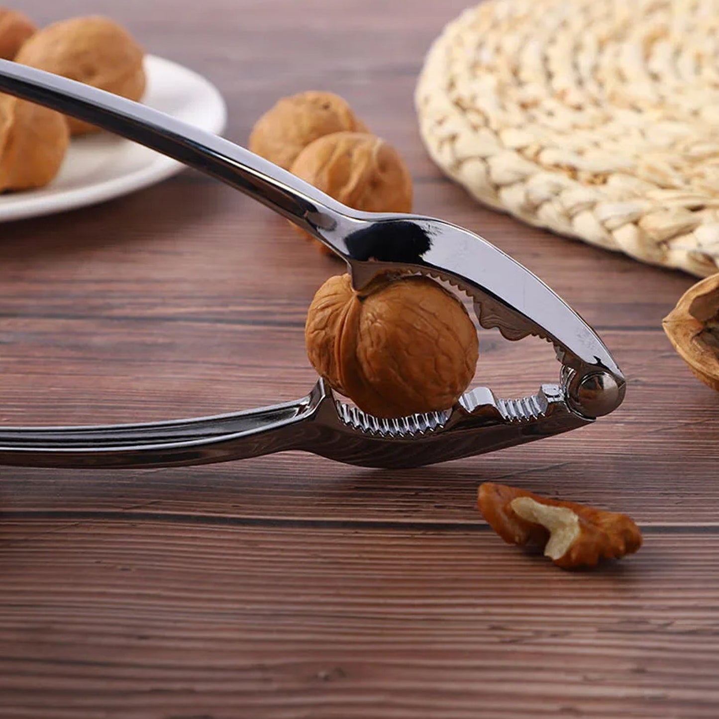 Luxury Stainless Walnut Cracker Ã¢â‚¬â€œ Portable Nut Cutter & Pliers