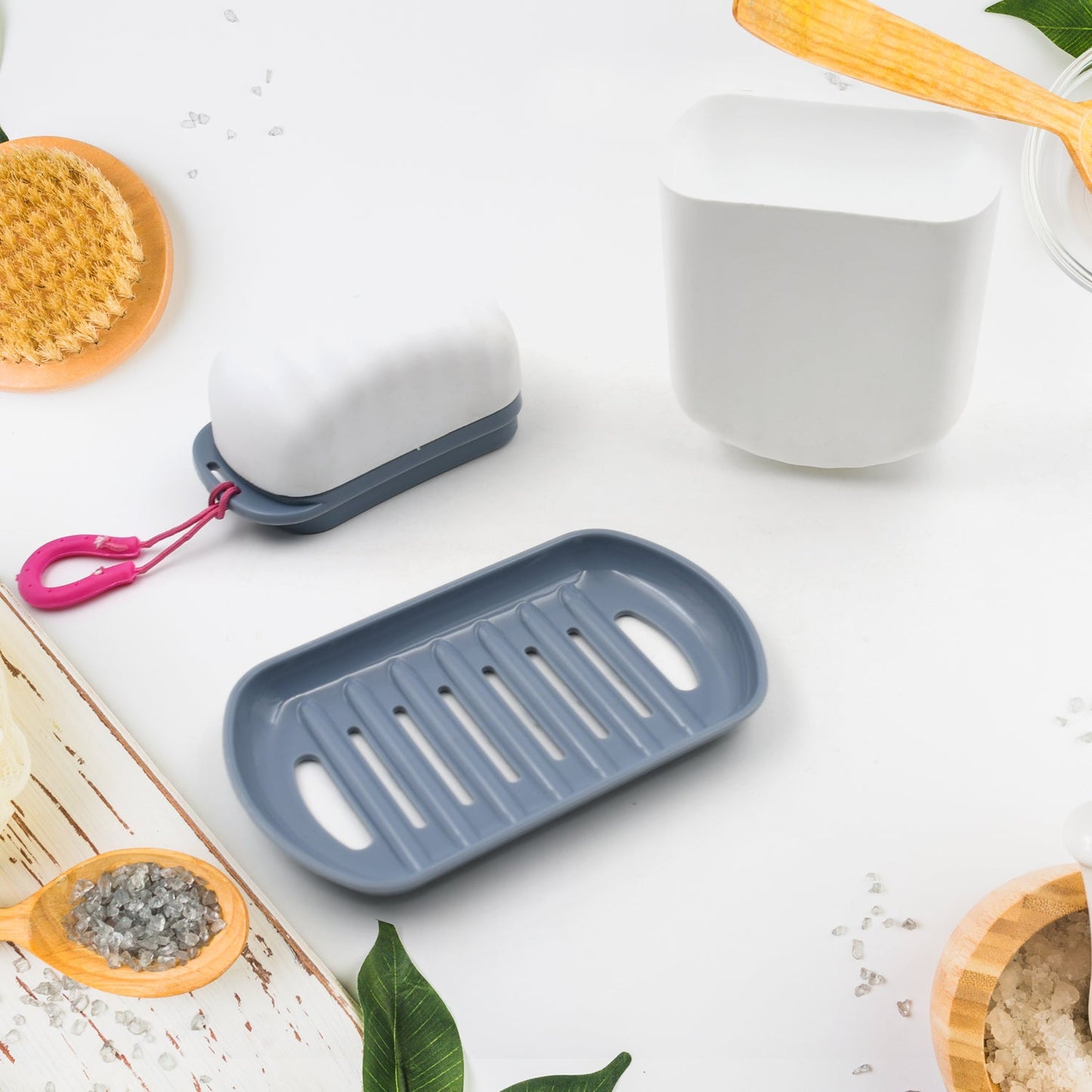 Stylish & Leak-Proof Travel Soap Box Ã¢â‚¬â€œ Secure Seal for Home, Bathroom, Hiking & Camping (1 Pc)