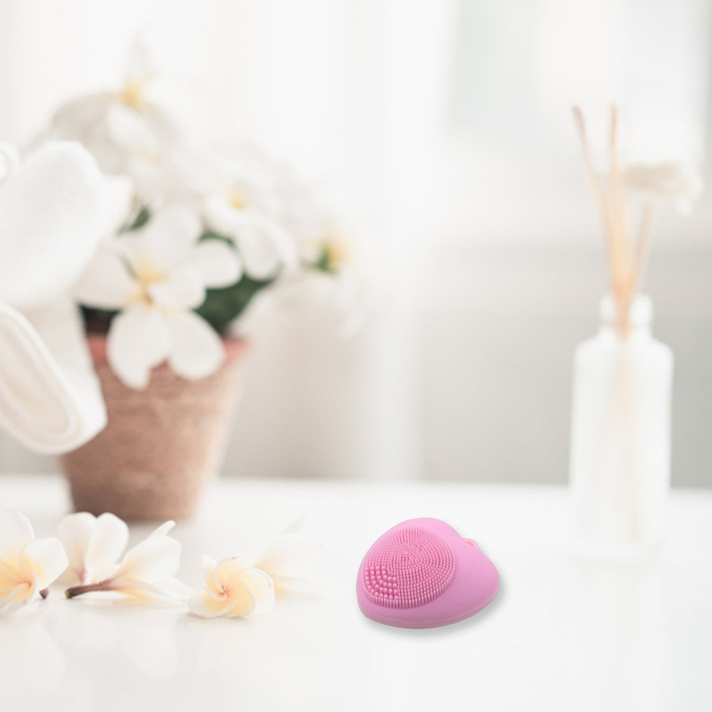 Silicone face wash brush with heart design for womenâ€™s skincare