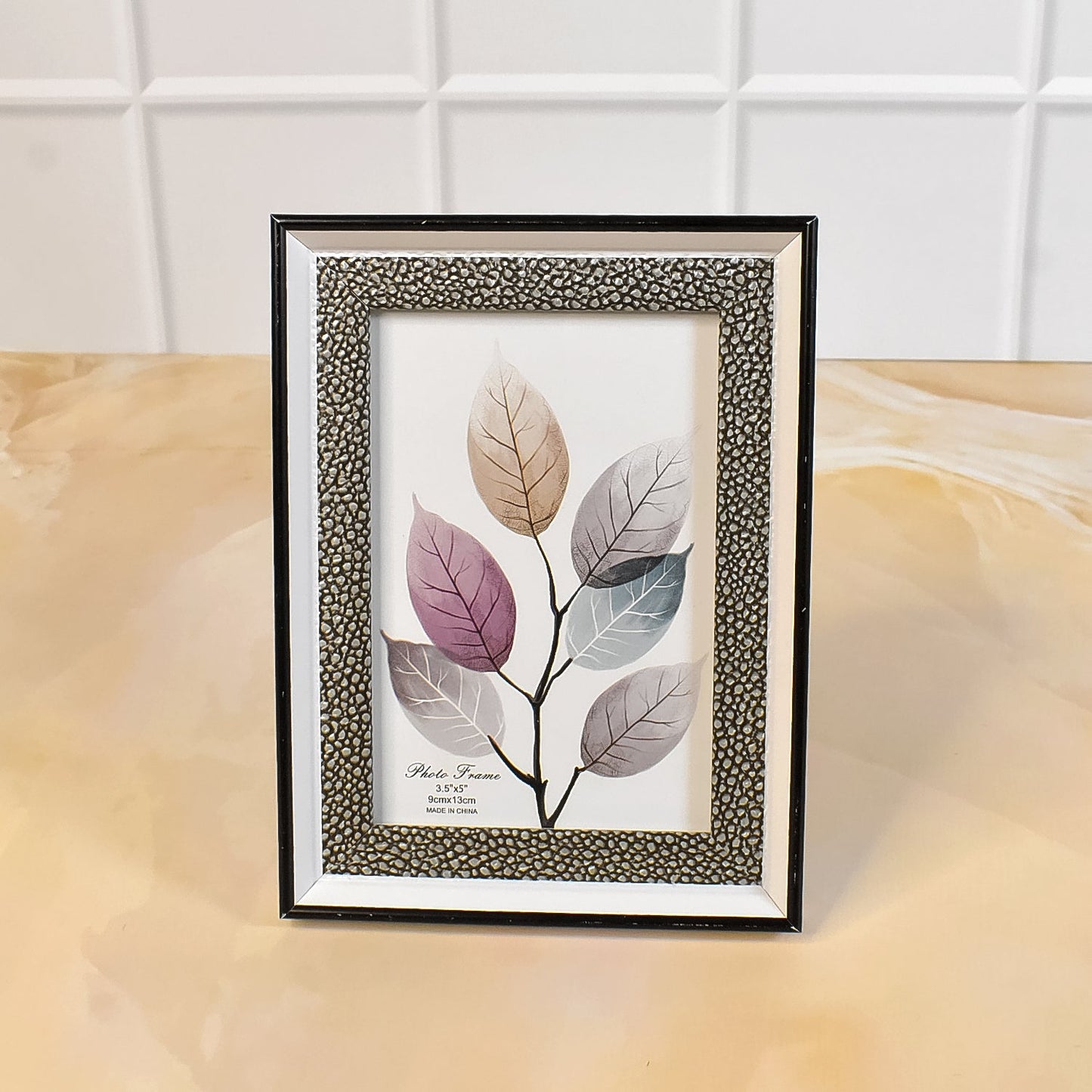 Modern Plastic Picture Frame Photo Holder (1 Pc / Mix Color & Design / 15Ãƒâ€”12 Cm)