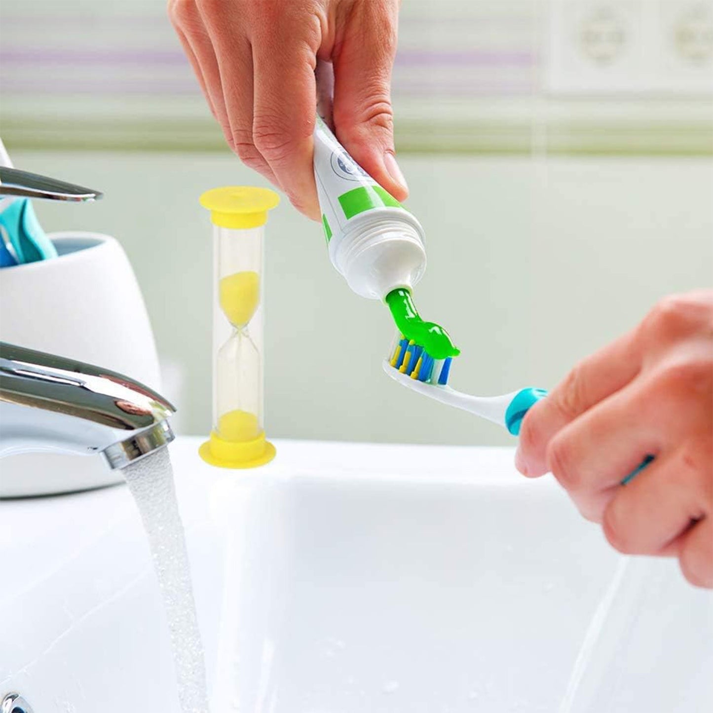 Plastic Hourglass Sand Timer Set Ã¢â‚¬â€œ 3-Min Sand Clock for Kitchen, Office, School & Kids (5 Pc)