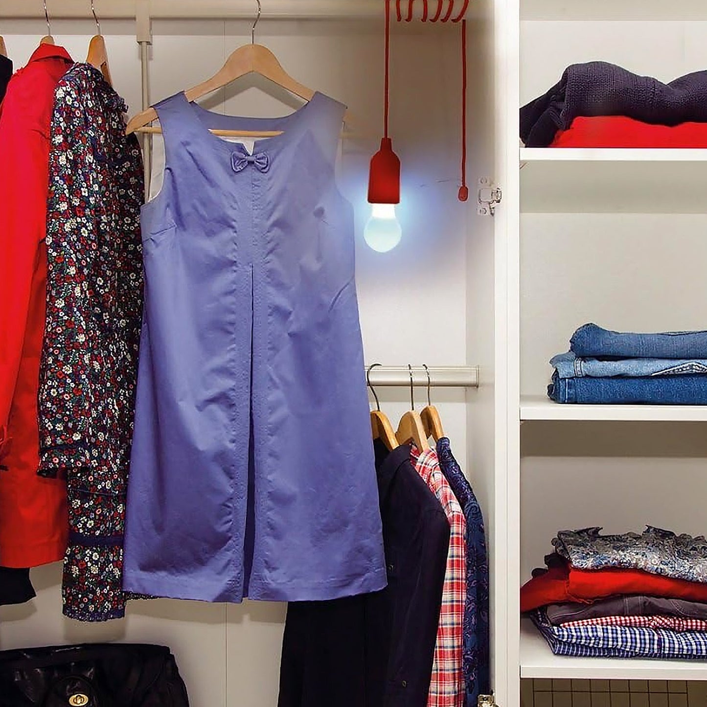 LED Pull Cord Light Ã¢â‚¬â€œ Hanging Black LED Bulb (1 Pc)