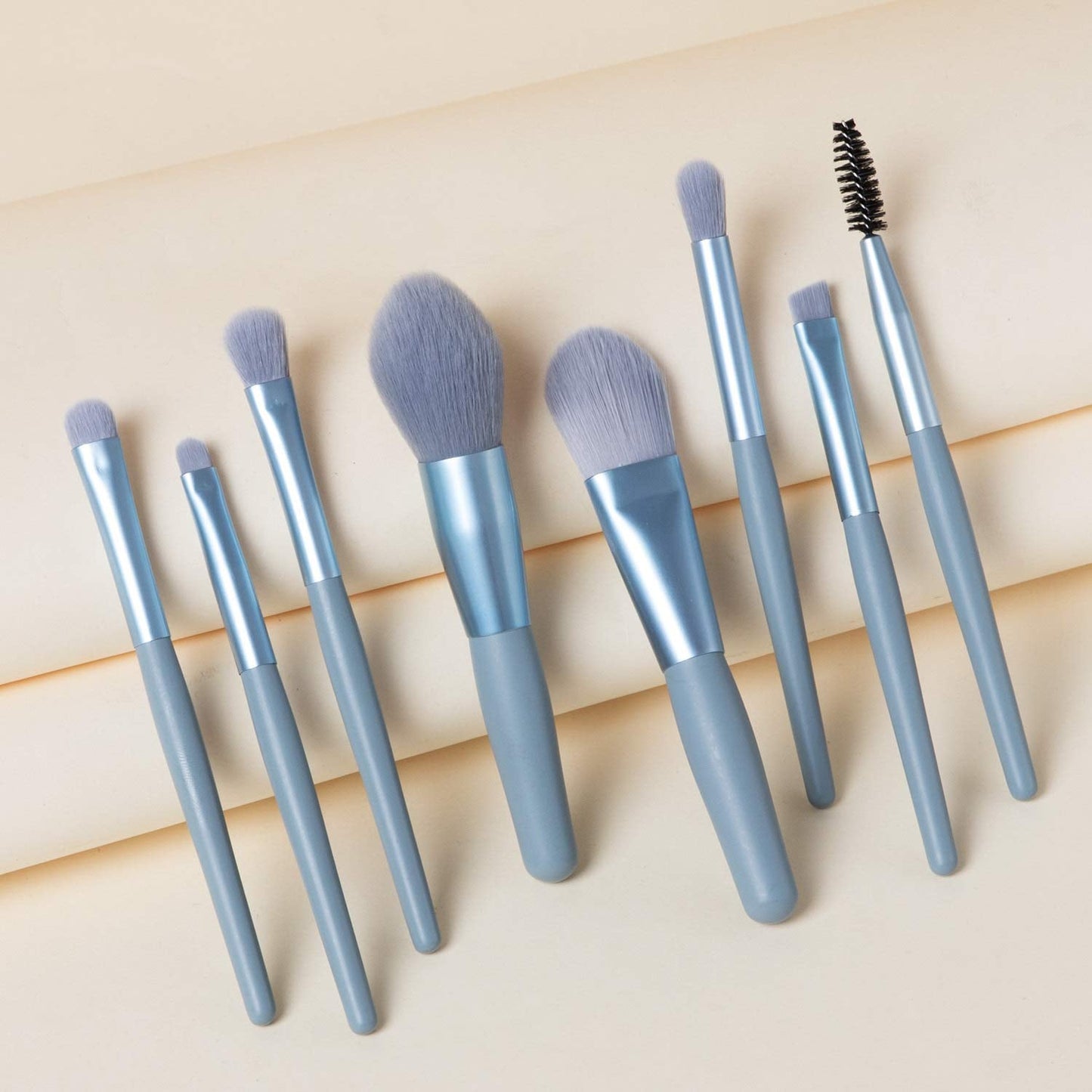8-Piece Mini Makeup Brush Kit Ã¢â‚¬â€œ Portable Premium Synthetic Set with Case (Mix Colors)