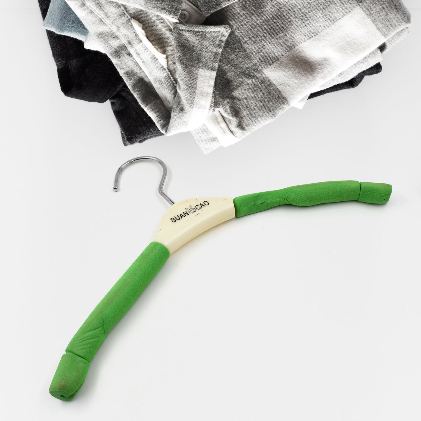 Solid Sponge Hanger Non-Slip Hanger (2 Pc / Mix Color / B Grade)