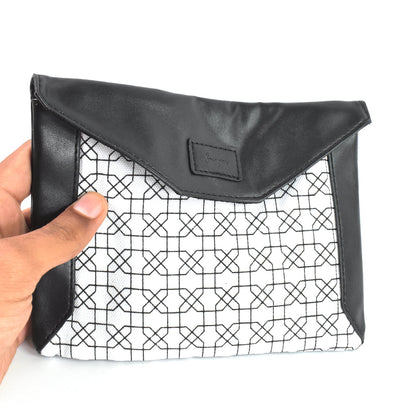 Multipurpose Pouch With Magnetic Lock(1 Pc / 19Ãƒâ€”14 Cm)