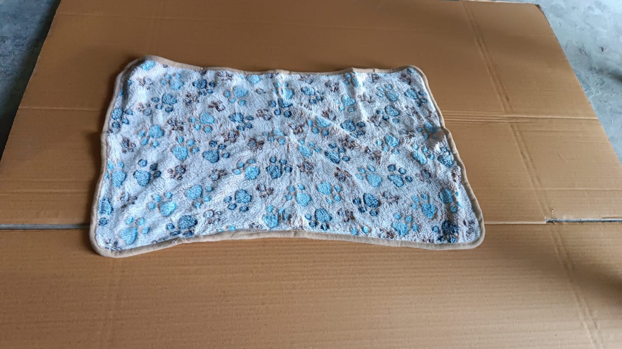 Pet Soft Cat Dog  Blanket / Towel Soft Warm Sleep Mat (60Ãƒâ€”45 Cm / 1 Pc / Mix Color & Design)