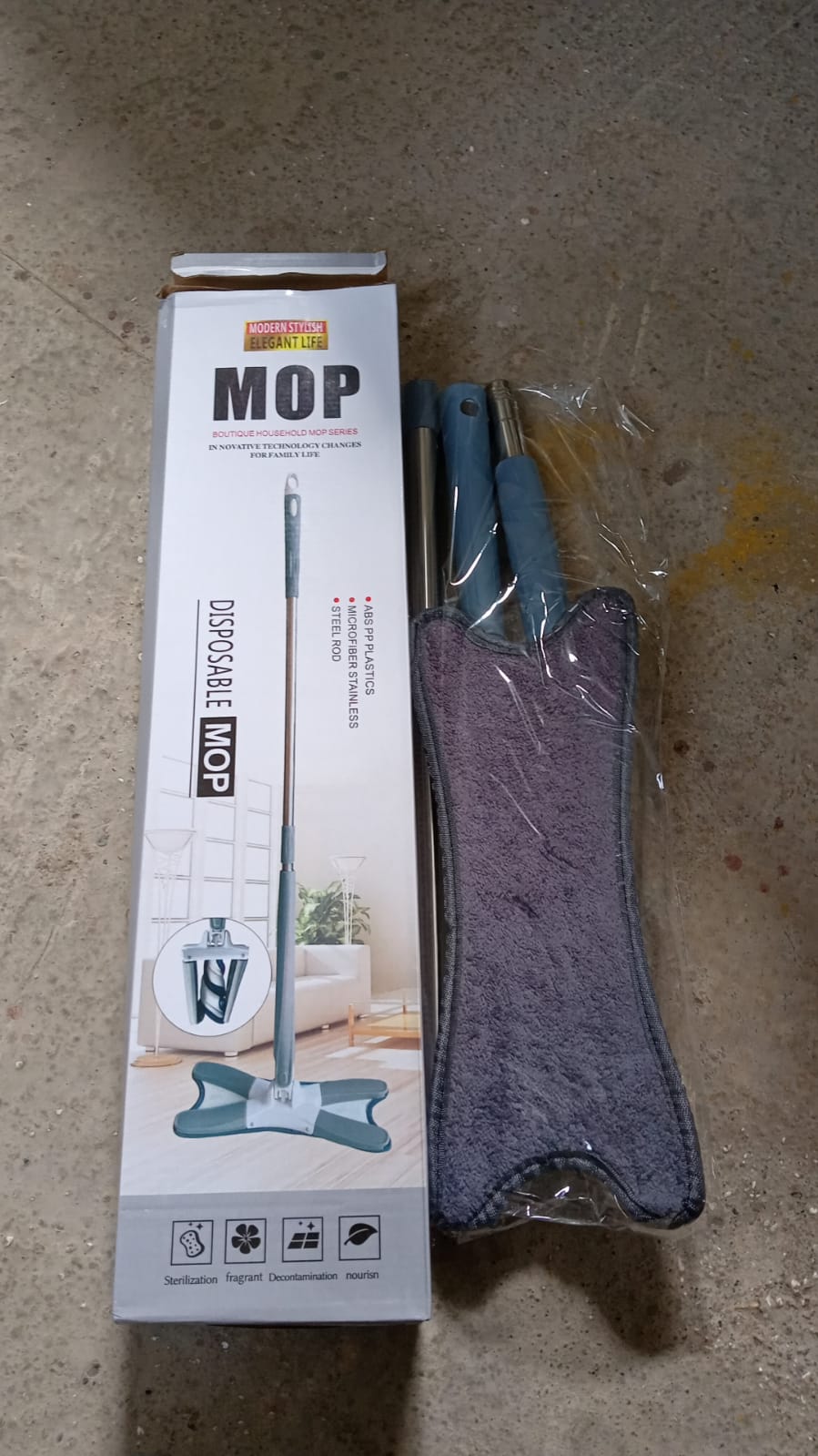 Hands-free microfiber mop with 360Â° head