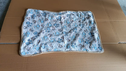 Pet Soft Cat Dog Blanket / Towel, Warm Sleep Mat (60Ãƒâ€”40 Cm / 1 Pc / Mix Color & Design)