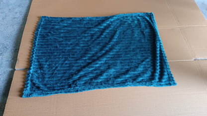 Pet Soft Cat Dog Blanket / Towel, Warm Sleep Mat (70Ãƒâ€”50 Cm / 1 Pc / Mix Color & Design)