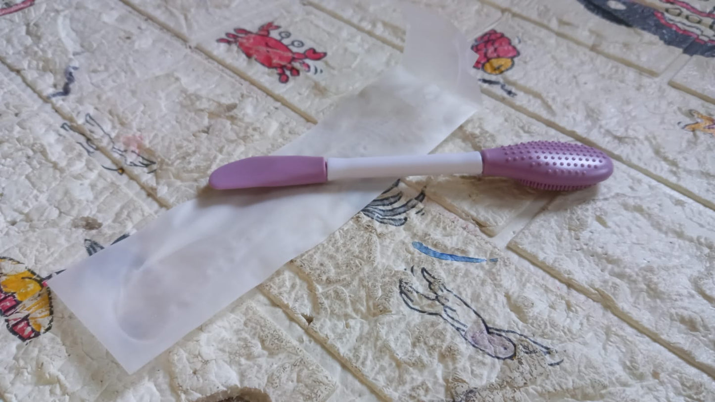 Double-Headed Silicone Mask Brush Ã¢â‚¬â€œ Facial Cleansing & Mask Application Tool (1 Pc)