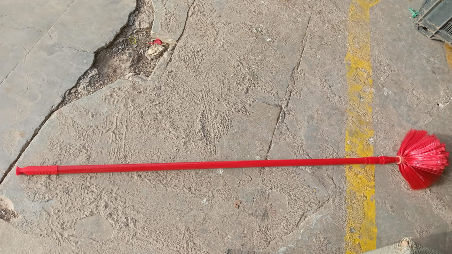 90-inch Metal Extendable Cobweb Brush Ã¢â‚¬â€œ Ceiling, Fan & Light Dust Cleaning (MOQ: 3)