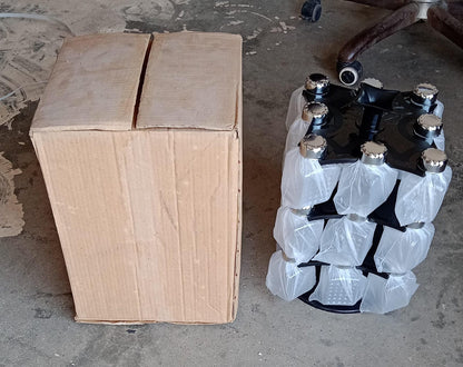 Kitchen spice rack with 24 square containers, 360Â° revolving design