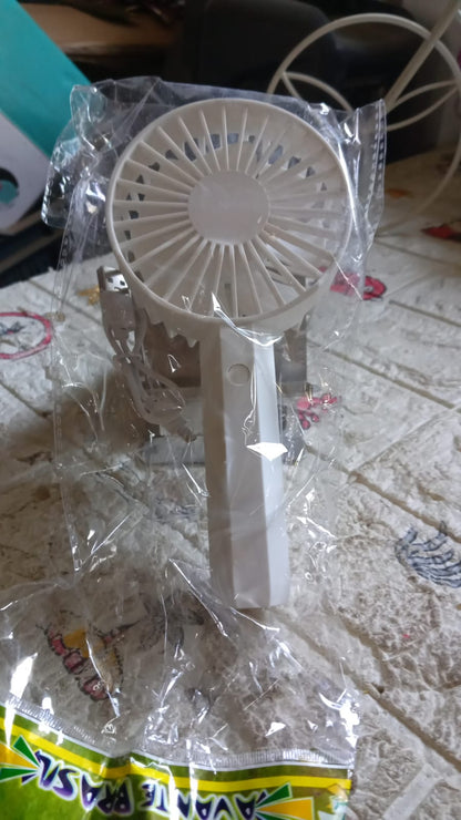 Mini Portable Rechargeable Fan Ã¢â‚¬â€œ Lightweight & Easy to Carry (1 Pc | Battery Not Included)