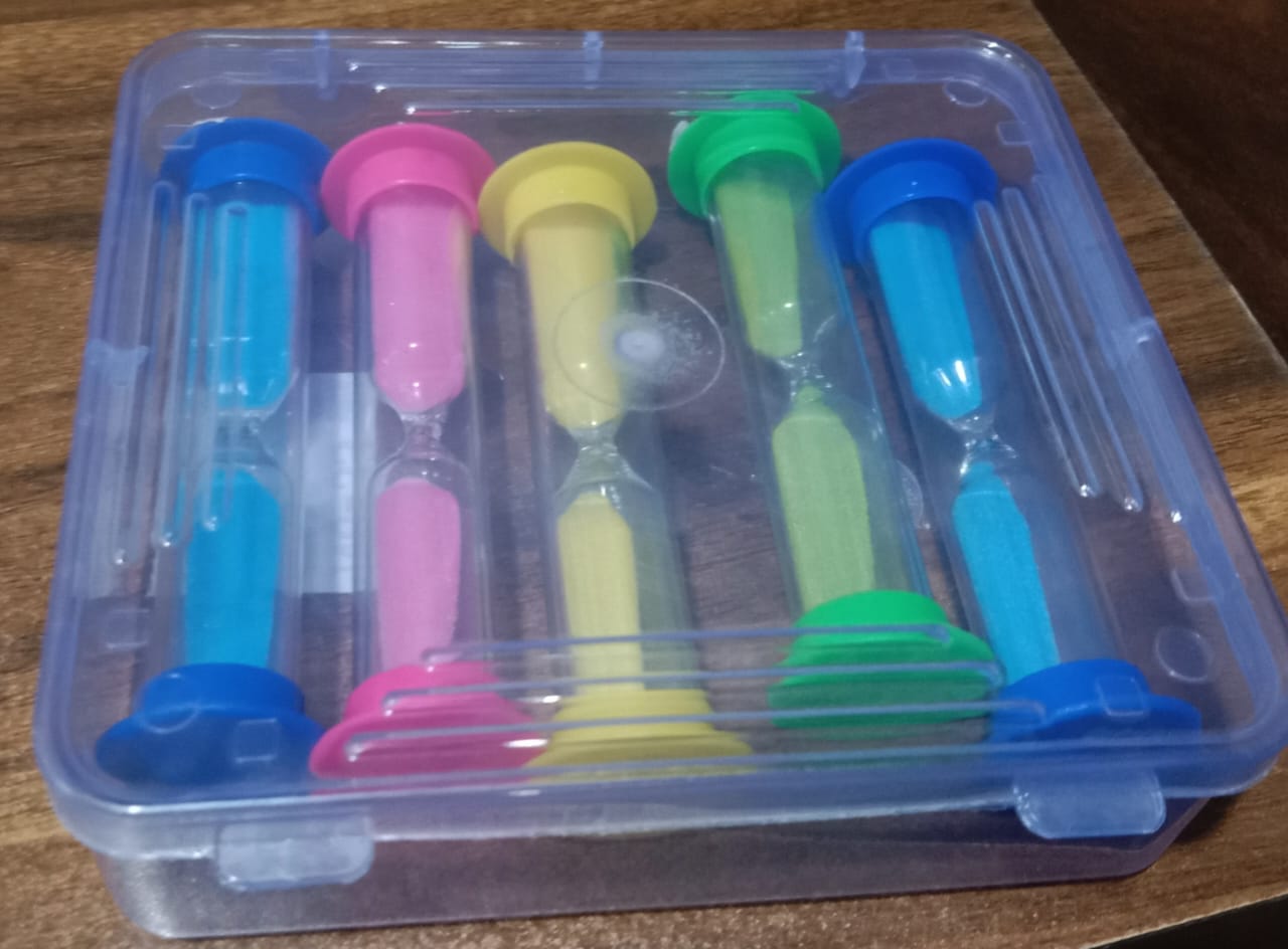 Plastic Hourglass Sand Timer Set Ã¢â‚¬â€œ 3-Min Sand Clock for Kitchen, Office, School & Kids (5 Pc)