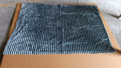 Pet Soft Cat Dog Blanket / Towel (110Ãƒâ€”70 Cm / 1 Pc / Mix Color & Design)