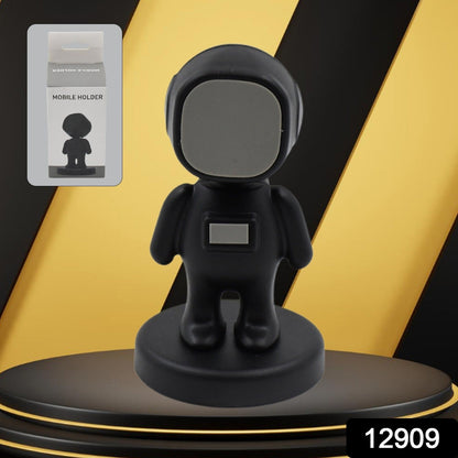 Cartoon Astronaut Magnetic Mobile Phone Holder Ã¢â‚¬â€œ 360Ã‚Â° Rotating Car Mount (1 Pc)