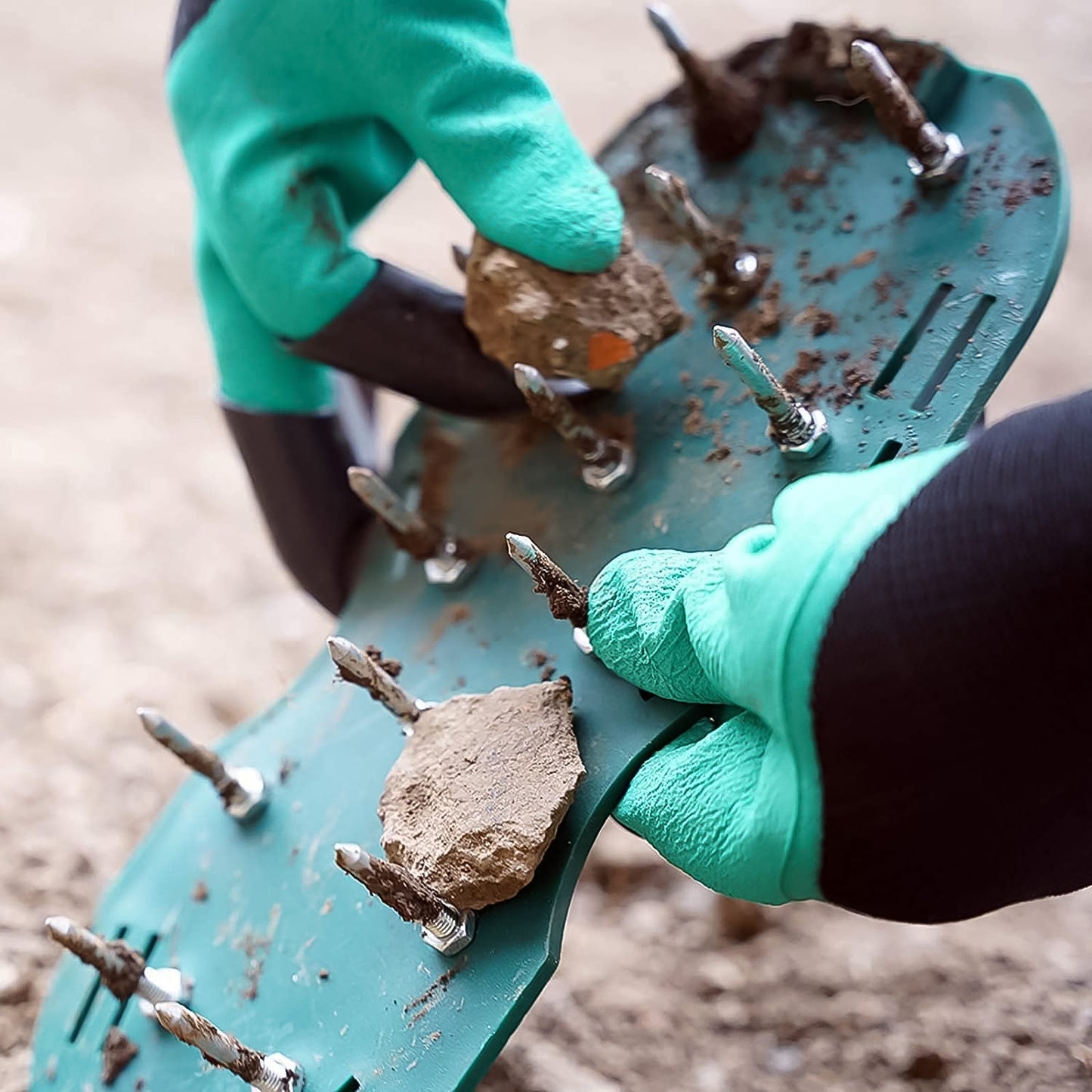 Lawn Aerator Sandals Garden Grass Aerator Spiked Sandals Green Studded Shoes (1 Pair)